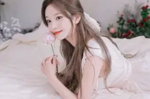 网红推“拇指拉伸”课：伸进嘴里按压上腭变超模脸妈妈们花钱给婴儿练被曝剽窃AI生成